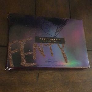 Fenty Beauty eyeshadow palette